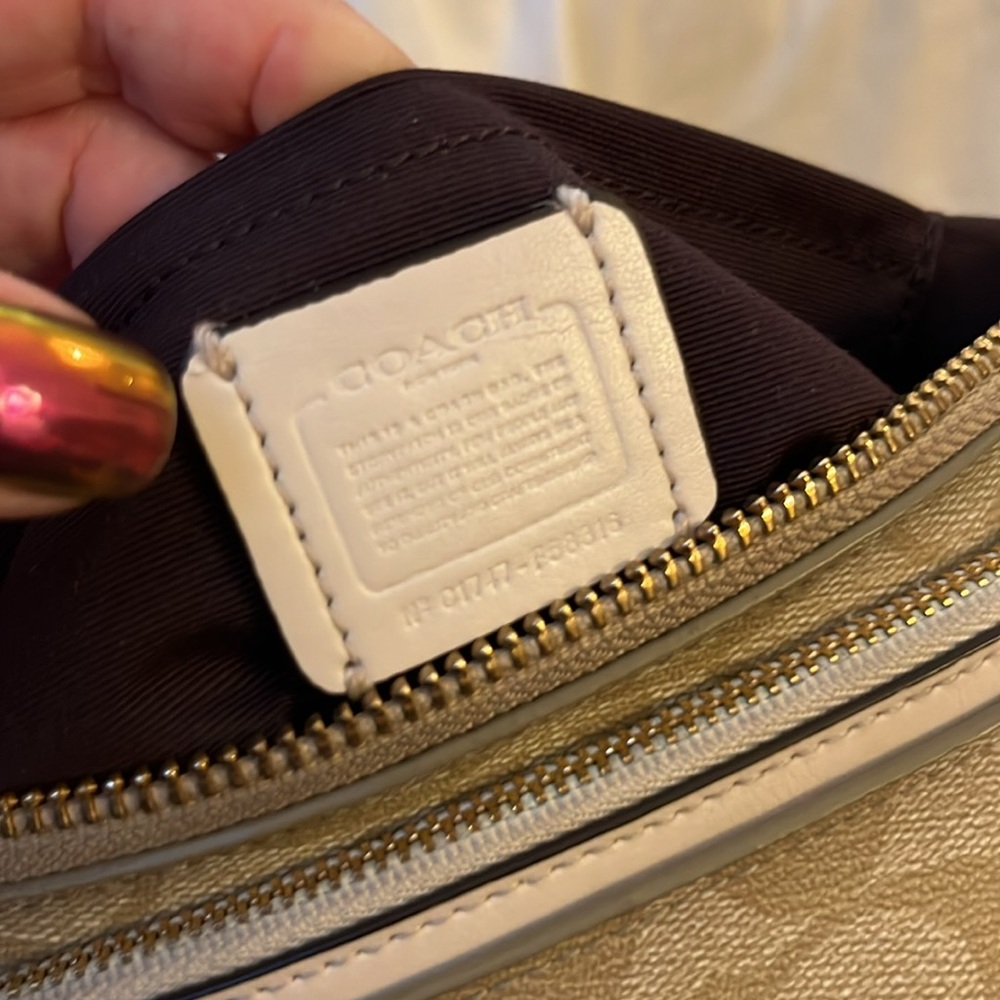 Coach East West pop out pouch Leather Crossbody - Picture 9 of 11